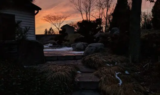 YEAR’S END_featured_image