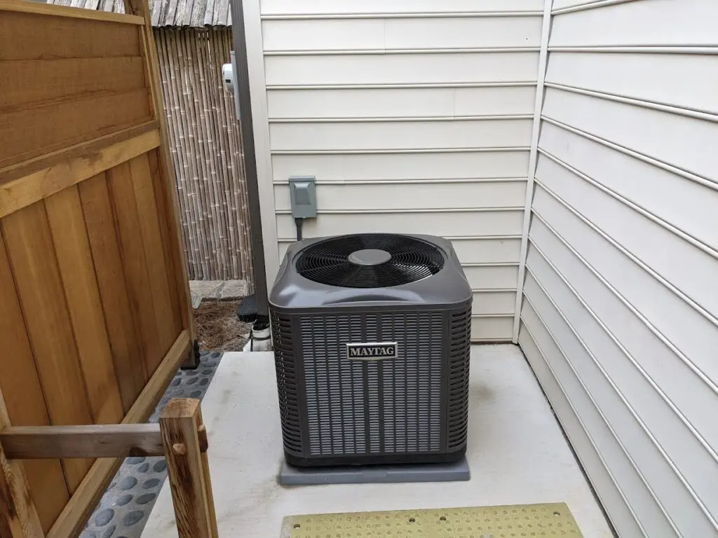 Garden Structures 10 Using Garden Enclosure To Hide Air Conditioner And Create Additional Storage Space
