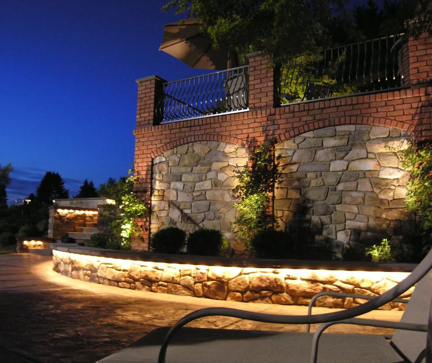 Creating A Rich Evening Scene With Multiple Lighting Solutions