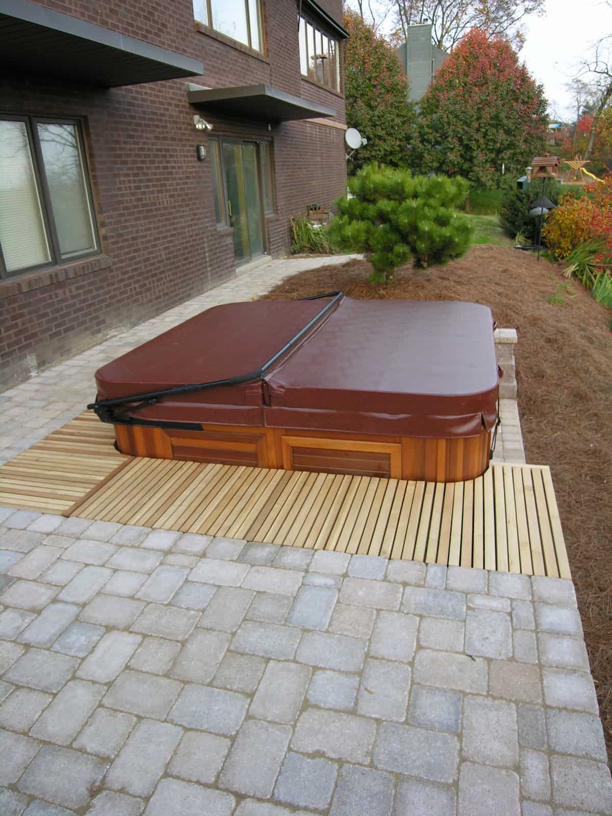 Contemporary Home Uses Custom Wood Inserts To Keep Hot Tub Access Close, While Providing Space For Maintenance, Lititz, Pa