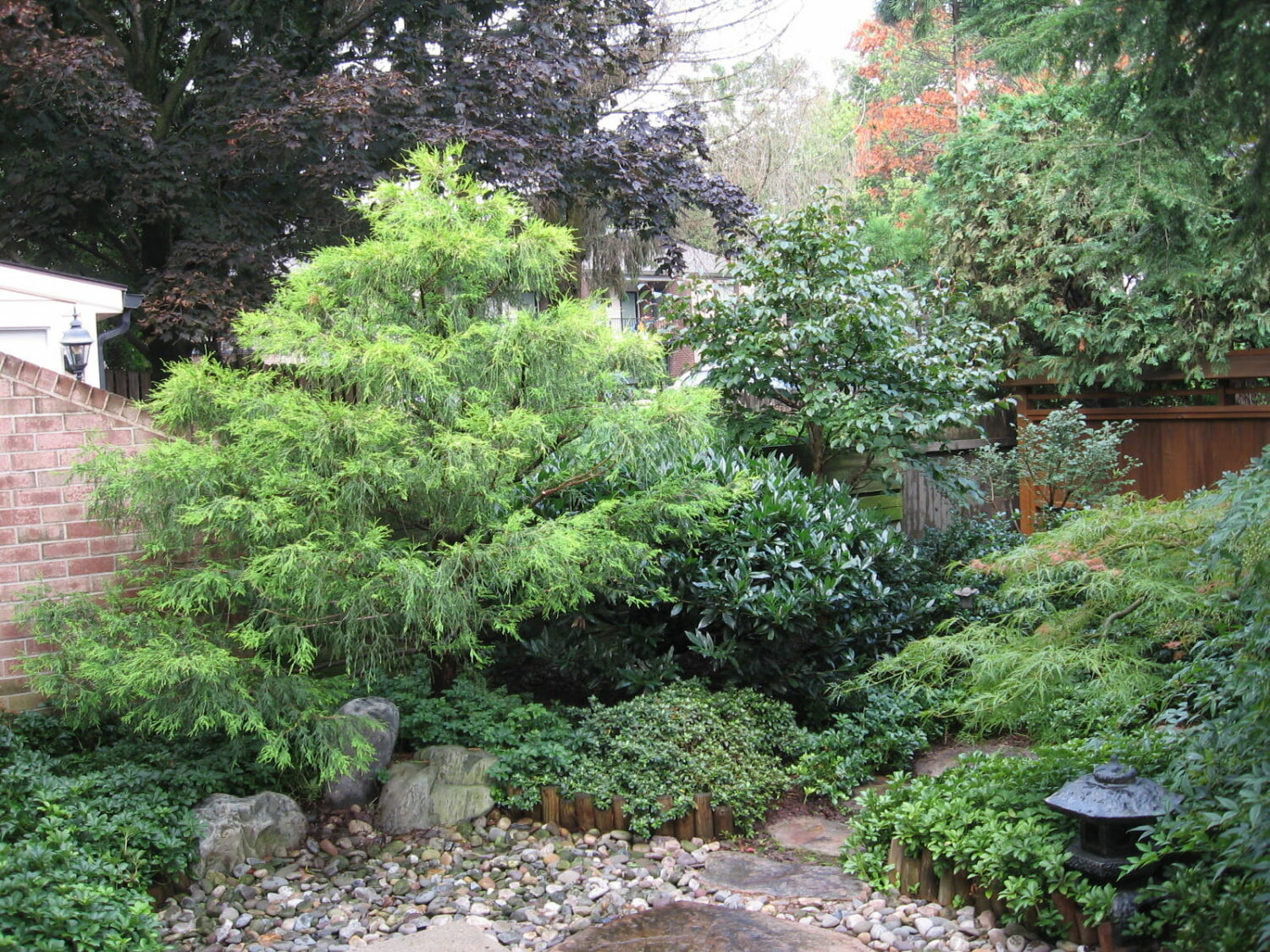 Urban Gardens 4 An Urban Garden Designed And Installed In A Backyard In The City By Hanselman Landscape And Gardens.
